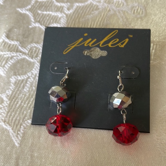 Pair of New On Cards Dangle Earrings Jules Red Sparkly & Latest Fashion Black - Picture 4 of 5